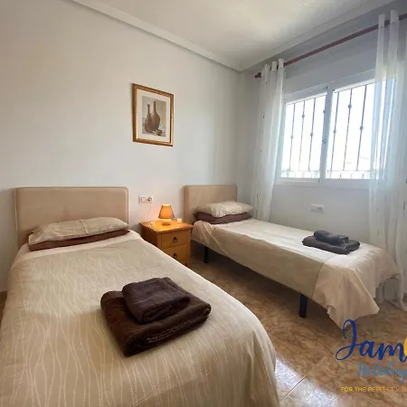 La Cinuelica, R3 1st Floor Com Pool L129 Apartment Torrevieja